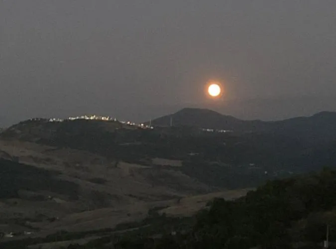 Casa Luce Vakantiehuis Brindisi di Montagna